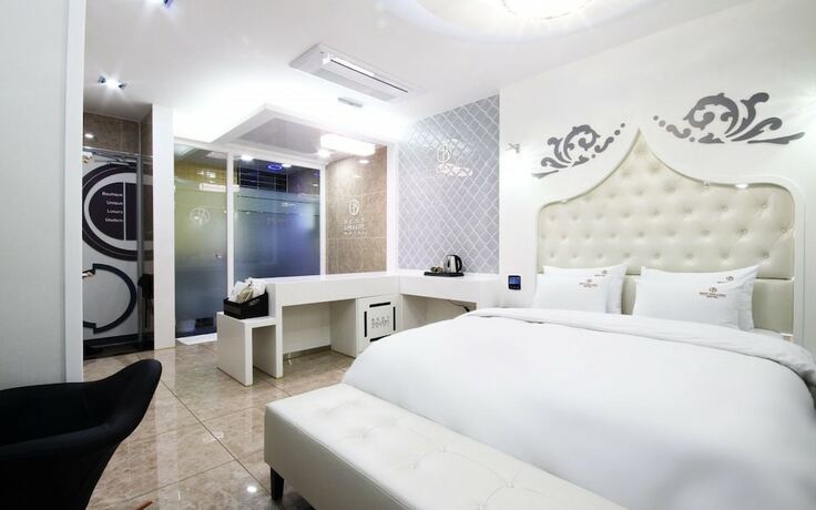 Imagen de la habitación del Hotel Jinju Best Gallery. Foto 26