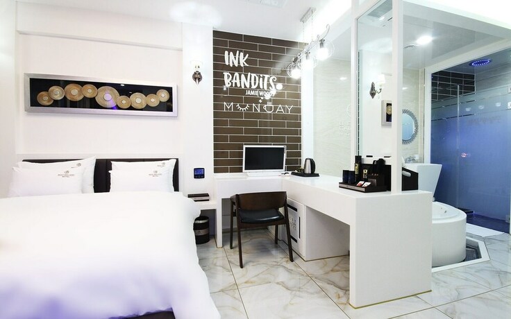 Imagen de la habitación del Hotel Jinju Best Gallery. Foto 36