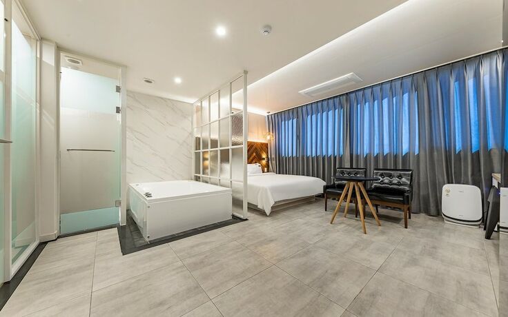 Imagen de la habitación del Hotel Jinju Brown Dot Jinjuseong Branch. Foto 13