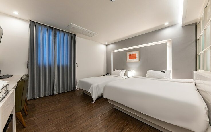 Imagen de la habitación del Hotel Jinju Brown Dot Jinjuseong Branch. Foto 15