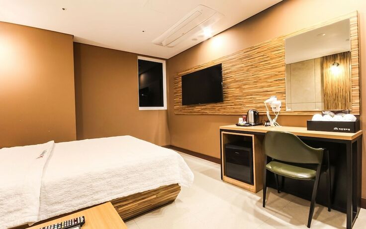 Imagen general del Hotel Jinju Chungmugongdong Firenze. Foto 3