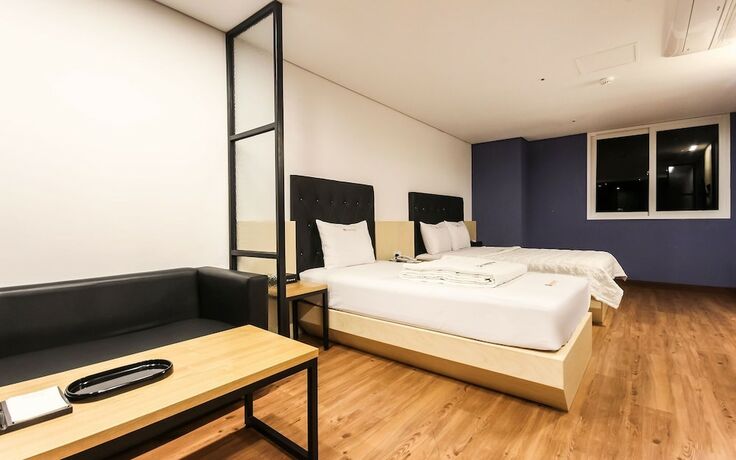 Imagen de la habitación del Hotel Jinju Chungmugongdong Firenze. Foto 32