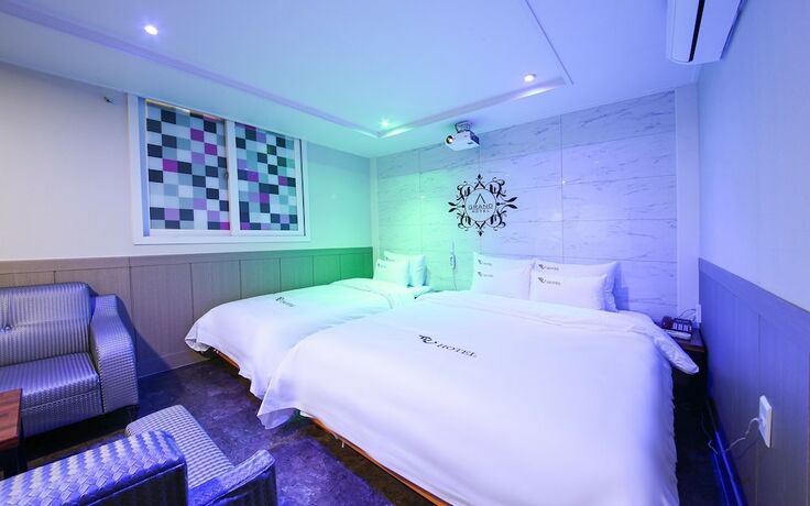 Imagen de la habitación del Hotel Jinju Feel. Foto 17