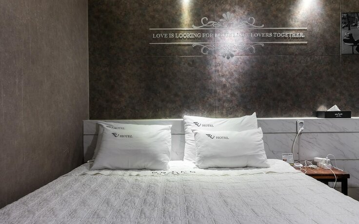 Imagen de la habitación del Hotel Jinju Feel. Foto 19