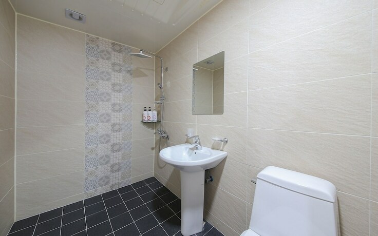 Imagen general del Hotel Jinju Feel. Foto 9