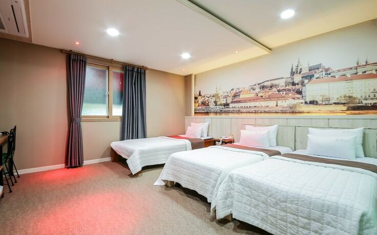 Imagen de la habitación del Hotel Jinju Funny. Foto 13