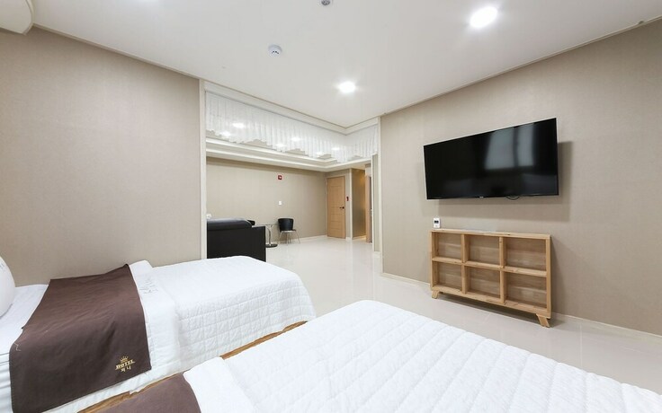 Imagen de la habitación del Hotel Jinju Funny. Foto 15