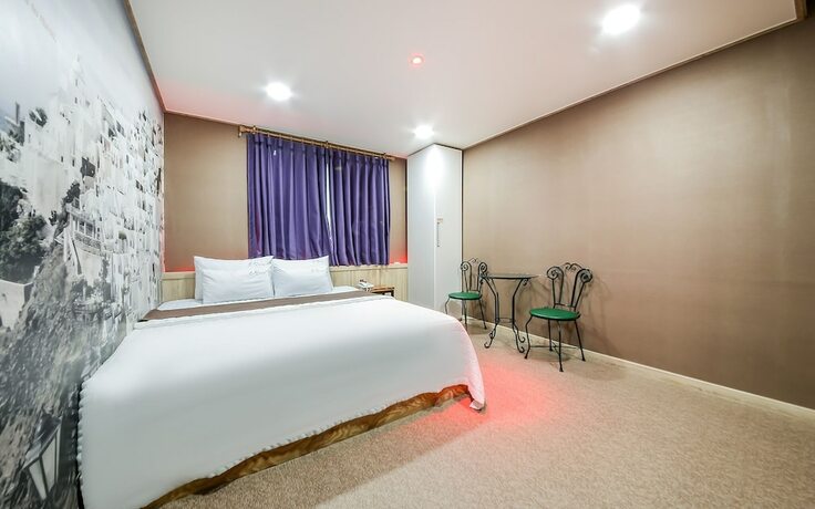 Imagen de la habitación del Hotel Jinju Funny. Foto 19