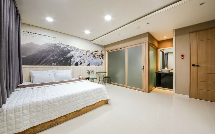 Imagen de la habitación del Hotel Jinju Funny. Foto 37