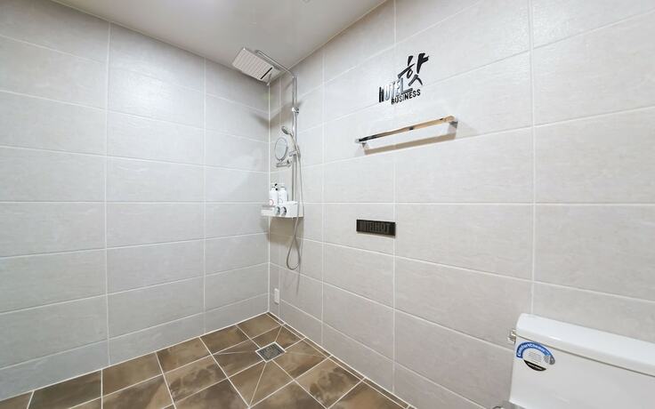Imagen general del Hotel Jinju Hot. Foto 8
