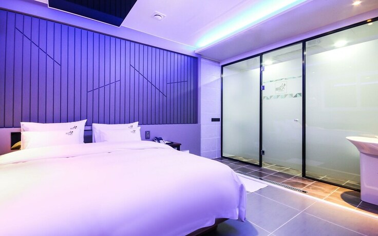 Imagen de la habitación del Hotel Jinju Hot. Foto 20