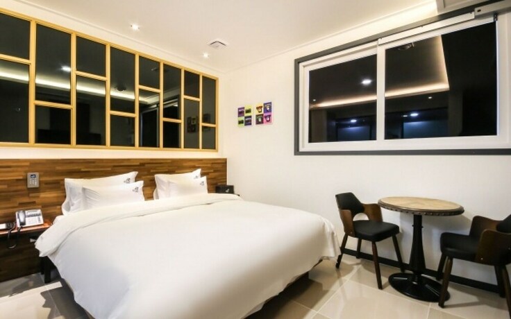 Imagen de la habitación del Hotel Jinju Hot. Foto 21