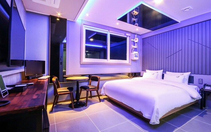 Imagen de la habitación del Hotel Jinju Hot. Foto 25
