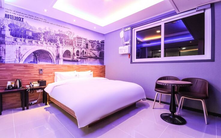 Imagen de la habitación del Hotel Jinju Hot. Foto 29