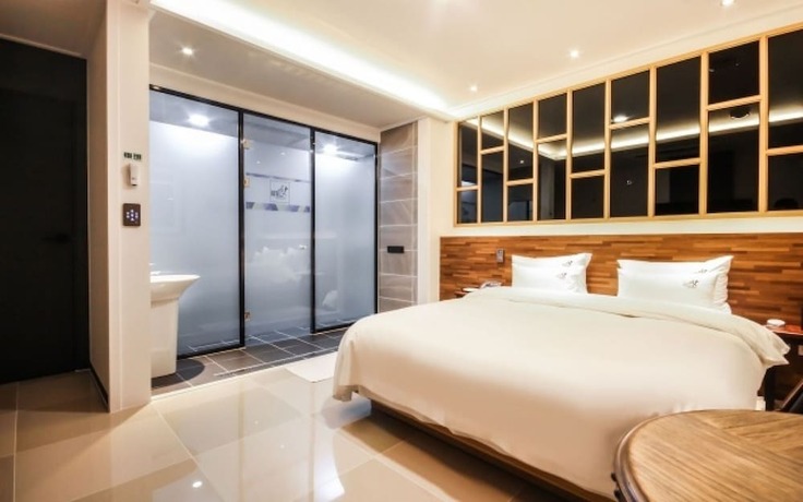 Imagen de la habitación del Hotel Jinju Hot. Foto 31