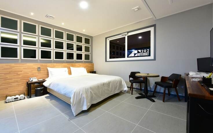 Imagen de la habitación del Hotel Jinju Hot. Foto 33