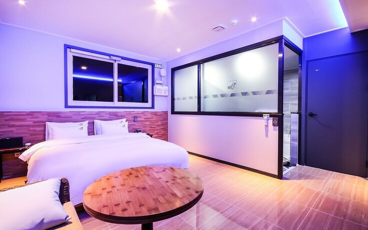 Imagen de la habitación del Hotel Jinju Hot. Foto 34