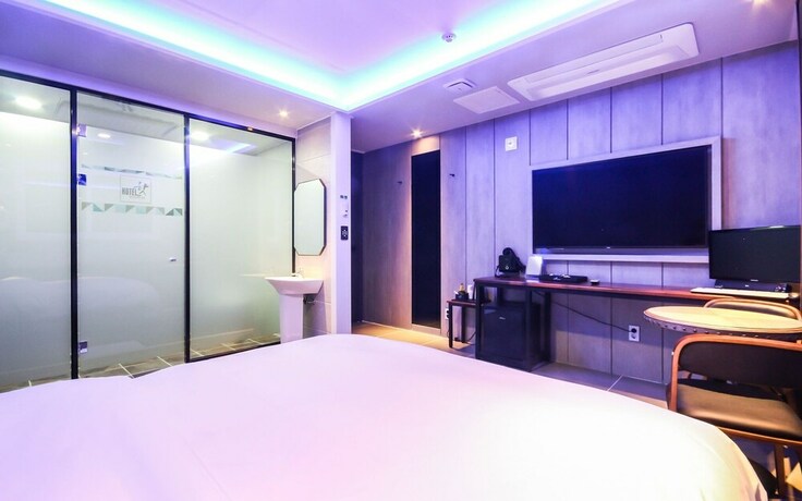 Imagen de la habitación del Hotel Jinju Hot. Foto 36