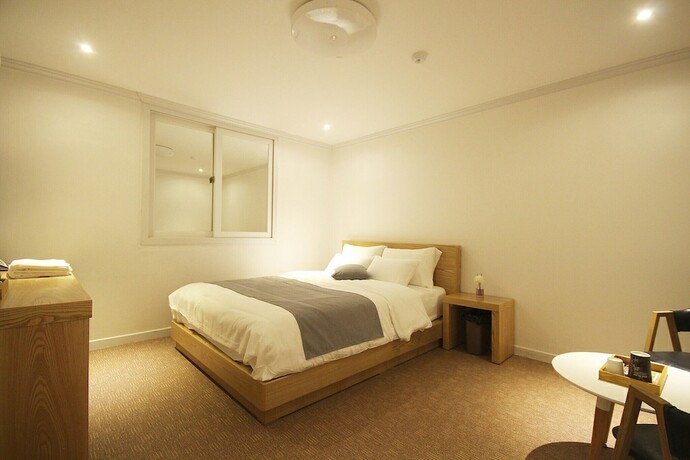 Imagen de la habitación del Hotel Jinju Line. Foto 17