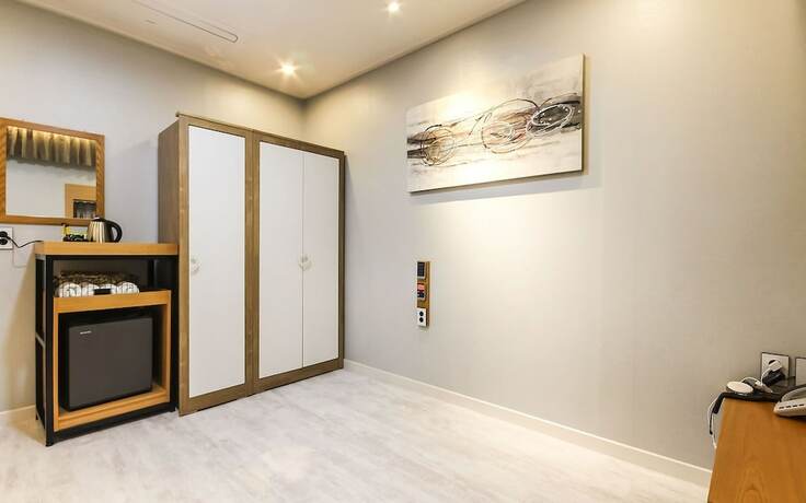 Imagen de la habitación del Hotel Jinju Muro. Foto 18