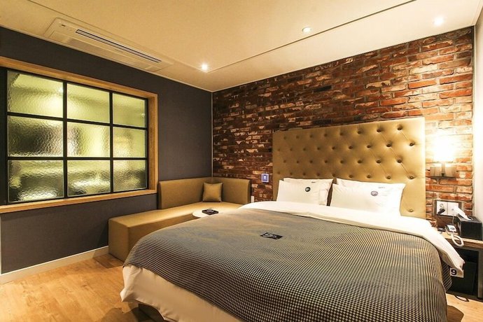 Imagen de la habitación del Hotel Jinju Nine. Foto 7