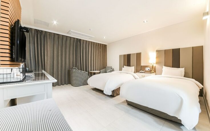 Imagen de la habitación del Hotel Jinju Owl. Foto 13