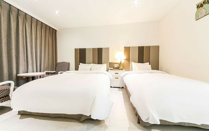 Imagen general del Hotel Jinju Owl. Foto 1
