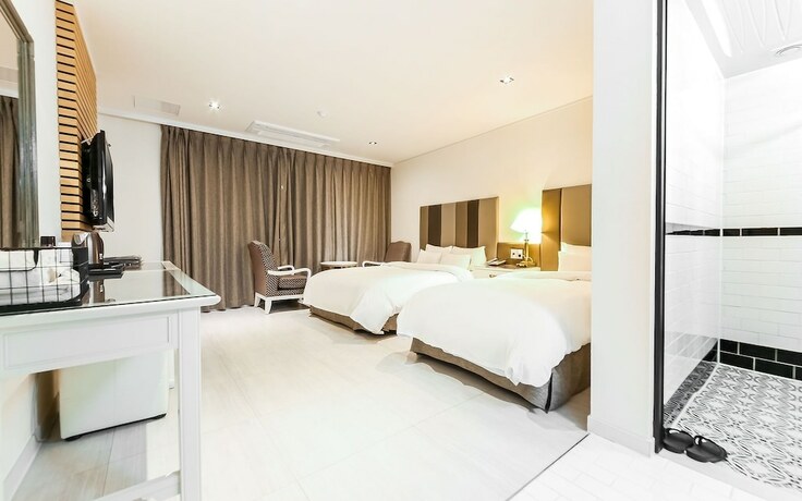 Imagen de la habitación del Hotel Jinju Owl. Foto 16
