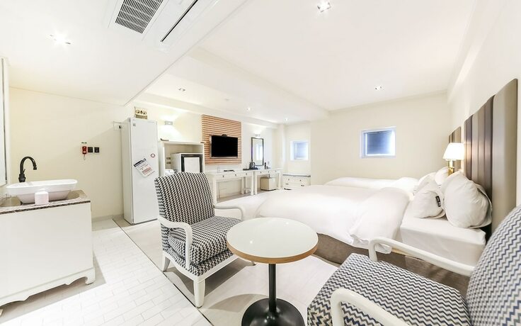 Imagen de la habitación del Hotel Jinju Owl. Foto 19