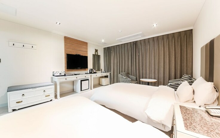 Imagen general del Hotel Jinju Owl. Foto 11