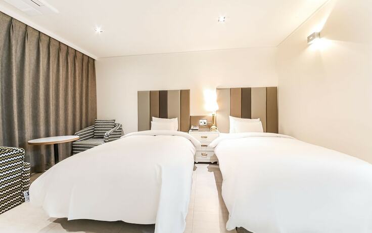 Imagen general del Hotel Jinju Owl. Foto 12