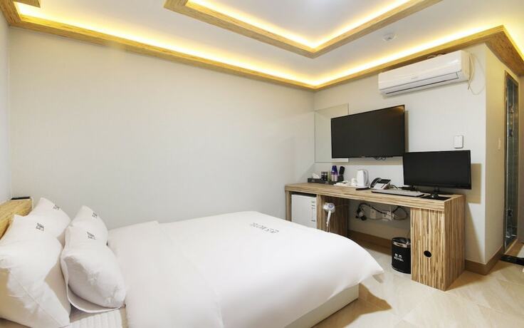 Imagen general del Hotel Jinju Queens. Foto 3
