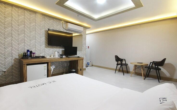 Imagen general del Hotel Jinju Queens. Foto 5