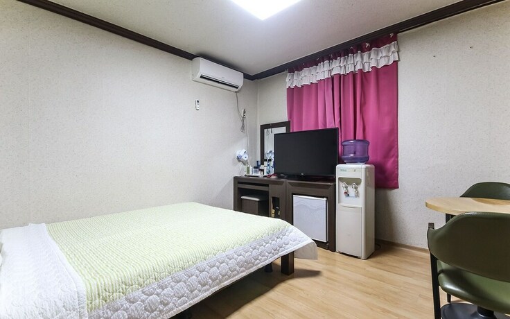 Imagen de la habitación del Hotel Jinju Seongju. Foto 17