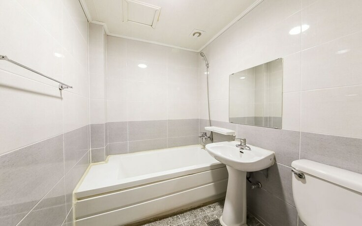 Imagen de la habitación del Hotel Jinju Seongju. Foto 27