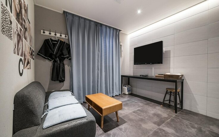 Imagen general del Hotel Jinju Seven. Foto 1