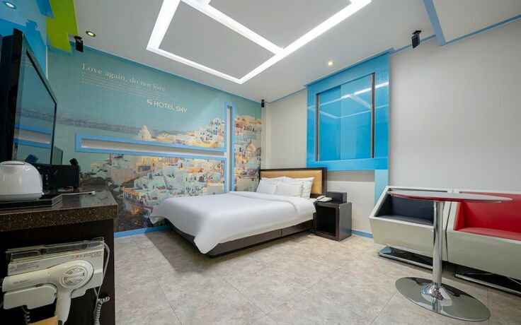 Imagen de la habitación del Hotel Jinju Sky. Foto 15