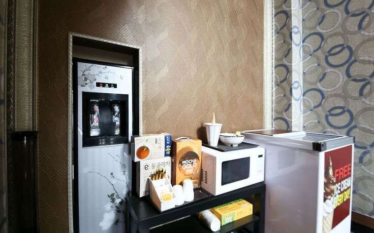 Imagen general del Hotel Jinju The First. Foto 15
