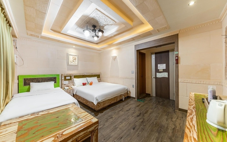 Imagen de la habitación del Hotel Jinju Tomji. Foto 2
