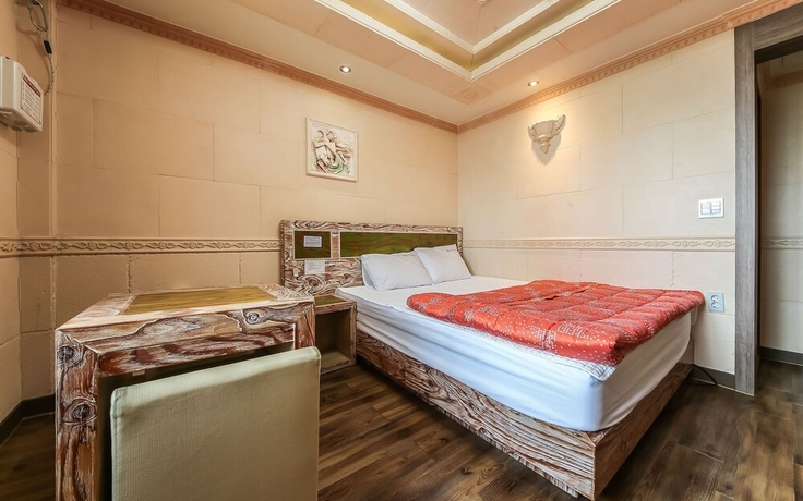 Imagen de la habitación del Hotel Jinju Tomji. Foto 12