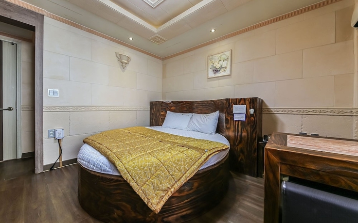 Imagen de la habitación del Hotel Jinju Tomji. Foto 15