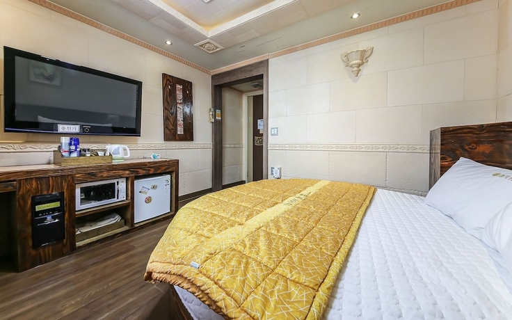 Imagen de la habitación del Hotel Jinju Tomji. Foto 16