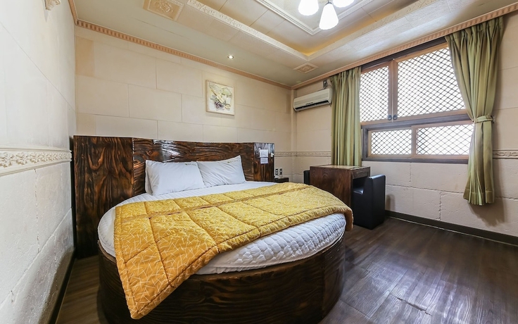Imagen de la habitación del Hotel Jinju Tomji. Foto 17