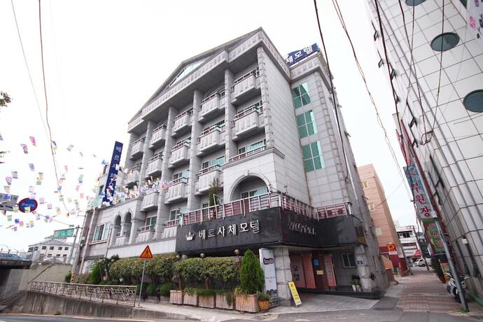 Imagen general del Hotel Jinju Versace. Foto 1