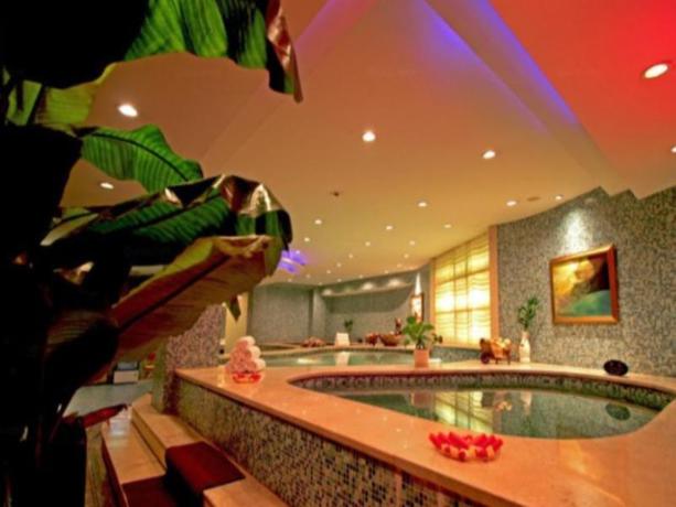Imagen de la piscina del Hotel Jinling Danyang Hotel. Foto 4