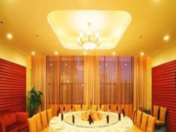 Imagen del bar/restaurante del Hotel Jinling Danyang Hotel. Foto 2