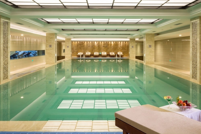 Imagen de la piscina del Hotel Jinling Grand Kunshan. Foto 17