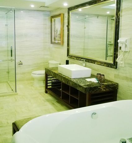 Imagen de la habitación del Hotel Jinling Museum Spa Hotel. Foto 14