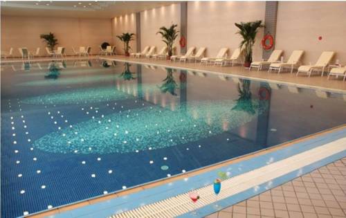 Imagen de la piscina del Hotel Jinling Tianming Grand Changshu. Foto 6