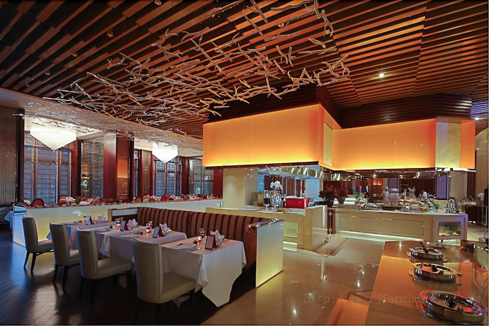 Imagen del bar/restaurante del Hotel Jinling Yew Resort Wuxi. Foto 2
